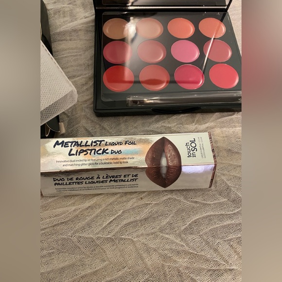 New inbox..metalist lip foil in Penny & ISH lip pallet - Picture 5 of 6